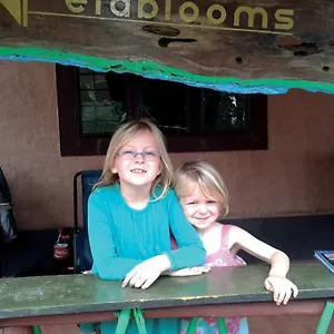  Farm stay Ela Blooms